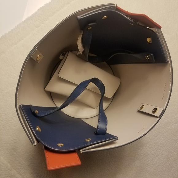 Danse Lente color-locked bucket bag. - Picture 4 of 4